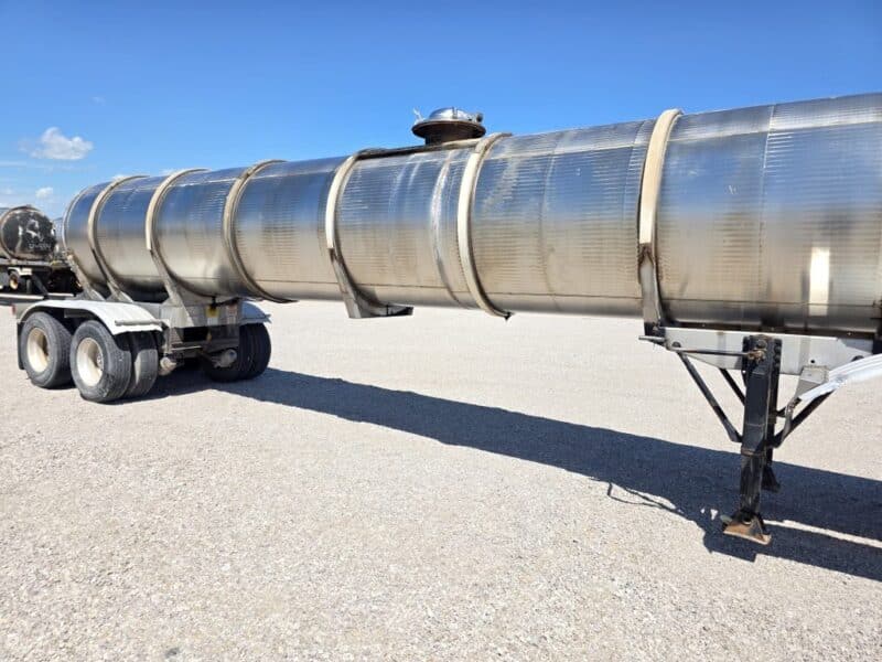 U-4819 2006 West Mark 6400 Gallon Stainless Steel Semi Tanker