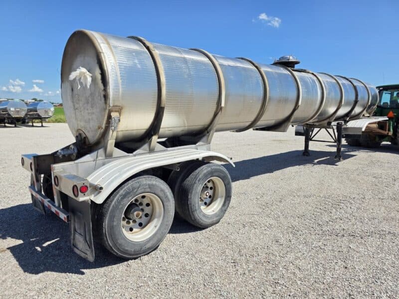 U-4819 2006 West Mark 6400 Gallon Stainless Steel Semi Tanker