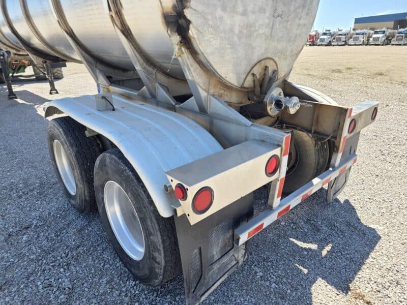 U-4819 2006 West Mark 6400 Gallon Stainless Steel Semi Tanker
