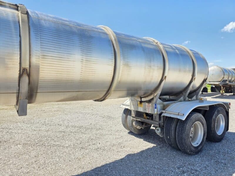 U-4819 2006 West Mark 6400 Gallon Stainless Steel Semi Tanker