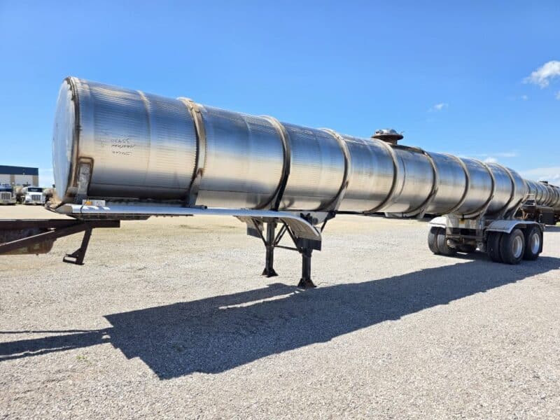 U-4819 2006 West Mark 6400 Gallon Stainless Steel Semi Tanker