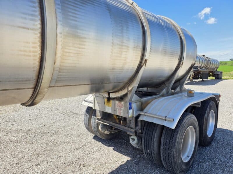 U-4819 2006 West Mark 6400 Gallon Stainless Steel Semi Tanker