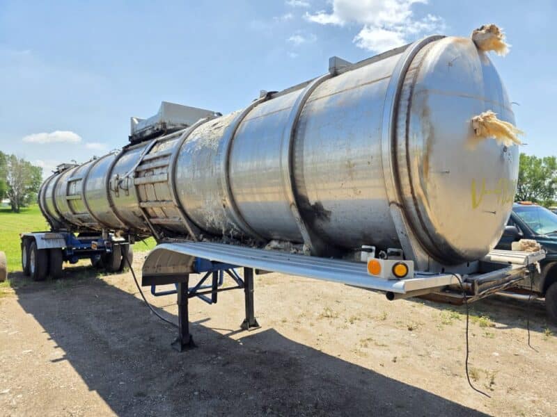 U-4823 1998 Nova 7000 Gallon Stainless Steel Semi Tanker
