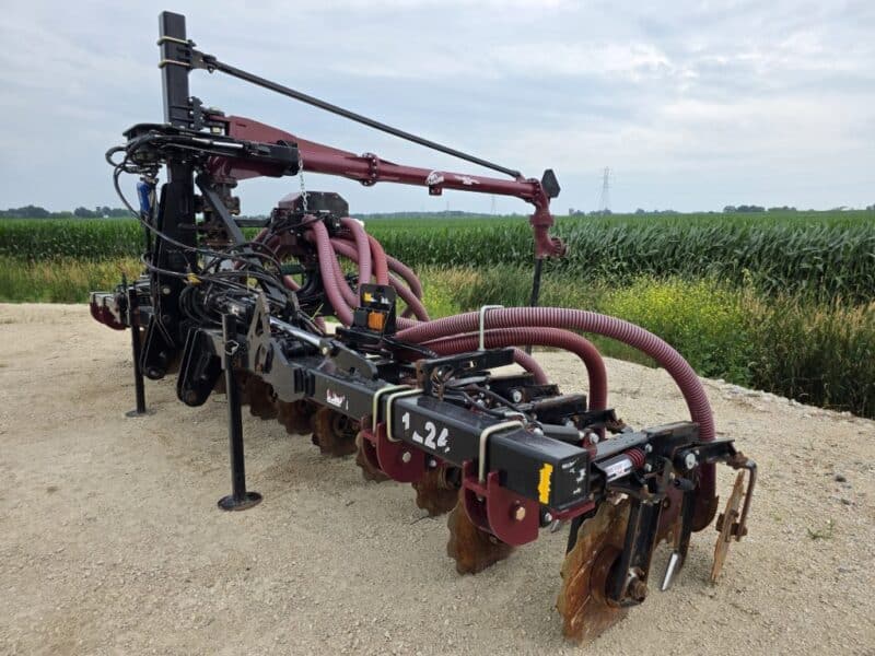 24′ ZML Toolbar w. 12 Red Viper Gen 3 Row Units w. 6″ Stinger