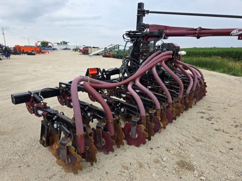 24′ ZML Toolbar w. 12 Red Viper Gen 3 Row Units w. 6″ Stinger