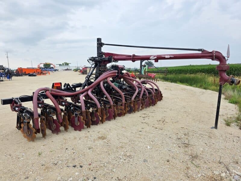 24′ ZML Toolbar w. 12 Red Viper Gen 3 Row Units w. 6″ Stinger