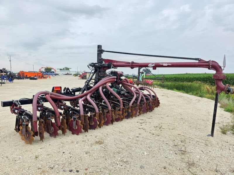 24′ ZML Toolbar w. 12 Red Viper Gen 3 Row Units w. 6″ Stinger