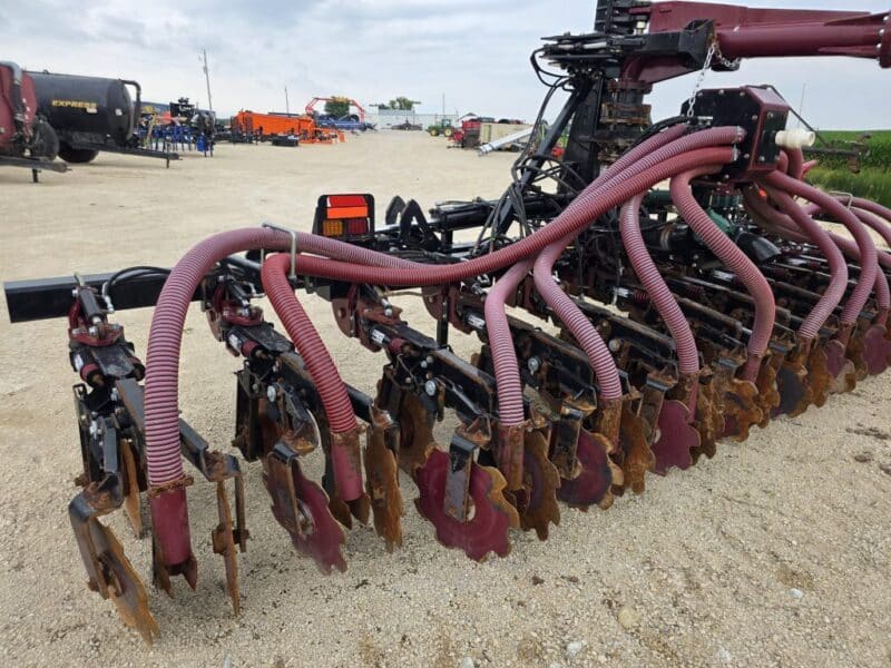 24′ ZML Toolbar w. 12 Red Viper Gen 3 Row Units w. 6″ Stinger