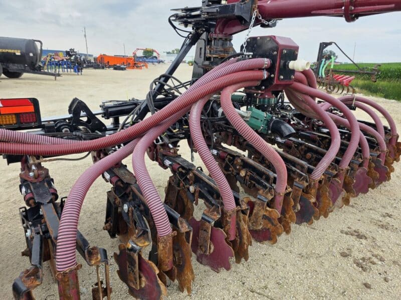 24′ ZML Toolbar w. 12 Red Viper Gen 3 Row Units w. 6″ Stinger
