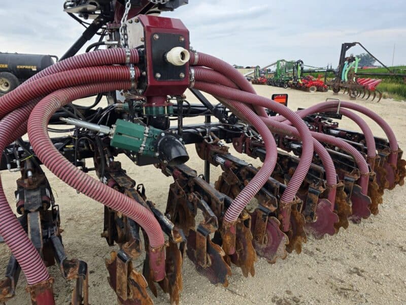 24′ ZML Toolbar w. 12 Red Viper Gen 3 Row Units w. 6″ Stinger