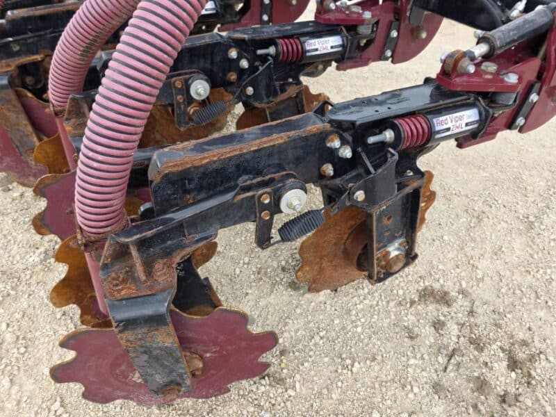 24′ ZML Toolbar w. 12 Red Viper Gen 3 Row Units w. 6″ Stinger
