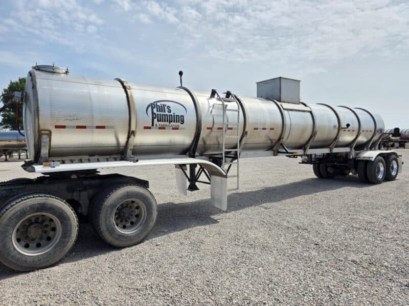 U-4819 2006 West Mark 6400 Gallon Stainless Steel Semi Tanker