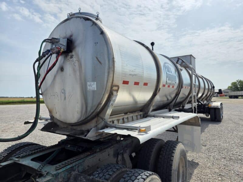 U-4819 2006 West Mark 6400 Gallon Stainless Steel Semi Tanker