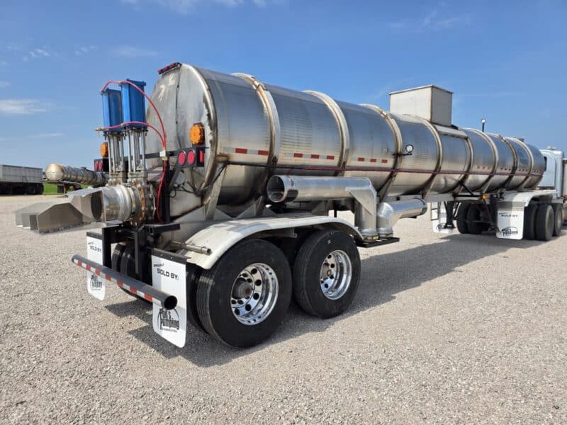 U-4819 2006 West Mark 6400 Gallon Stainless Steel Semi Tanker