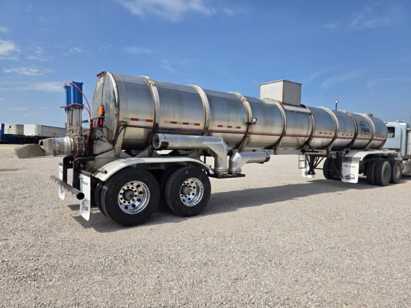 U-4819 2006 West Mark 6400 Gallon Stainless Steel Semi Tanker