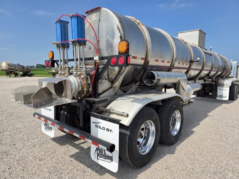 U-4819 2006 West Mark 6400 Gallon Stainless Steel Semi Tanker