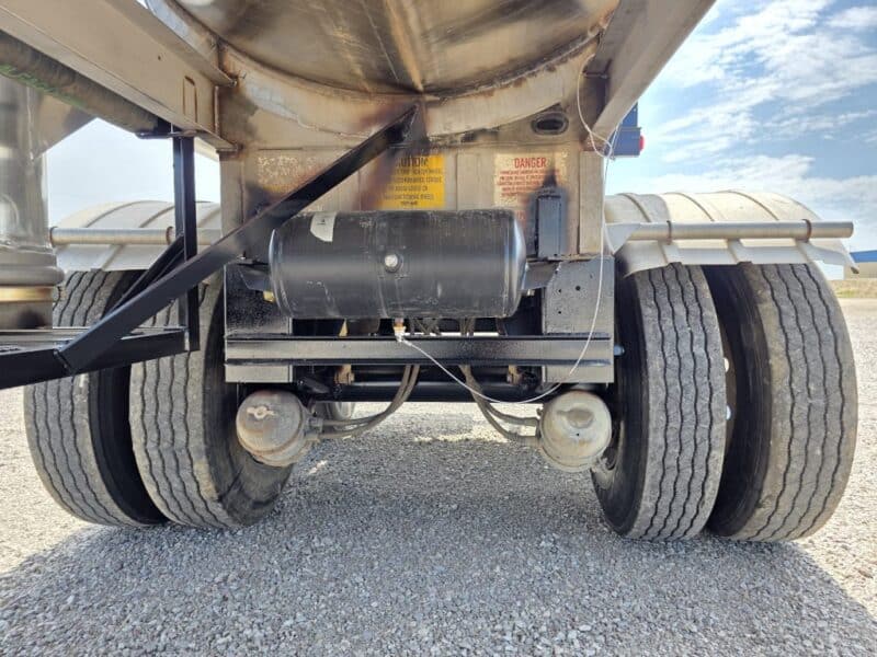 U-4819 2006 West Mark 6400 Gallon Stainless Steel Semi Tanker