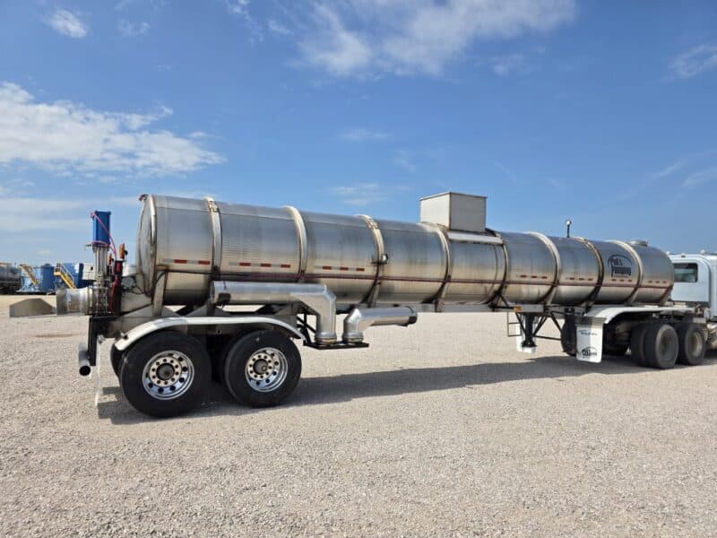 U-4819 2006 West Mark 6400 Gallon Stainless Steel Semi Tanker