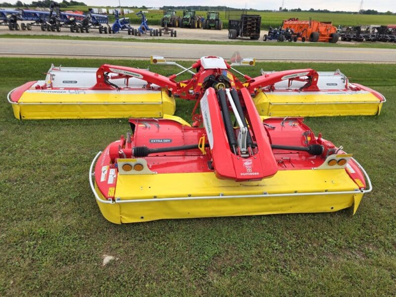 Pottinger Novacat V10000 ED Triple Mower with 351 Alpha Motion Front Mower