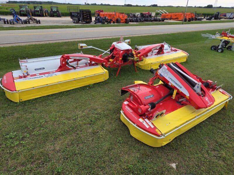 Pottinger Novacat V10000 ED Triple Mower with 351 Alpha Motion Front Mower