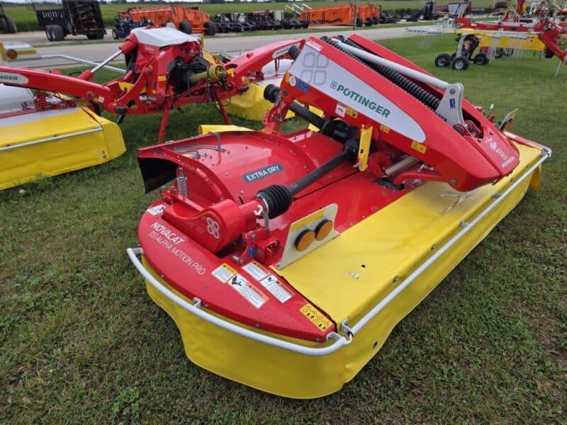 Pottinger Novacat V10000 ED Triple Mower with 351 Alpha Motion Front Mower