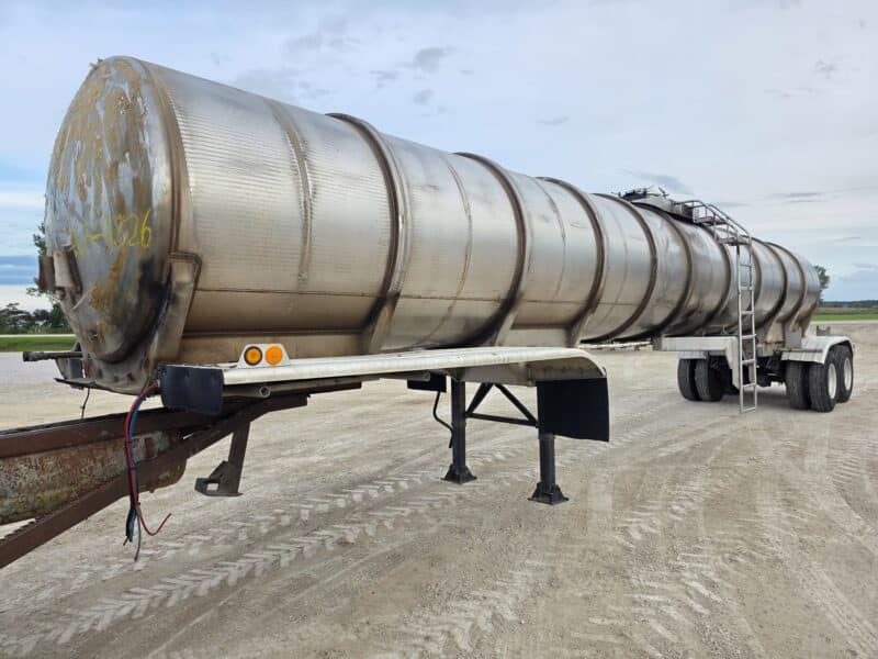 U-4826 1997 Beall 6700 Gallon Stainless Steel Semi Tanker