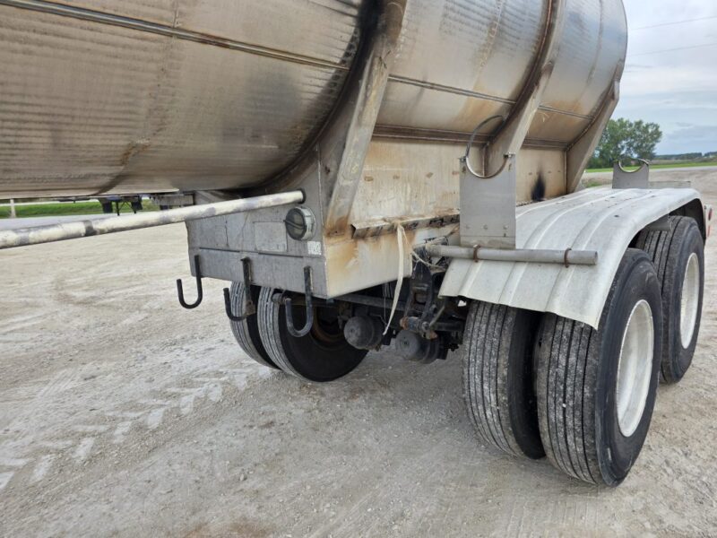 U-4826 1997 Beall 6700 Gallon Stainless Steel Semi Tanker