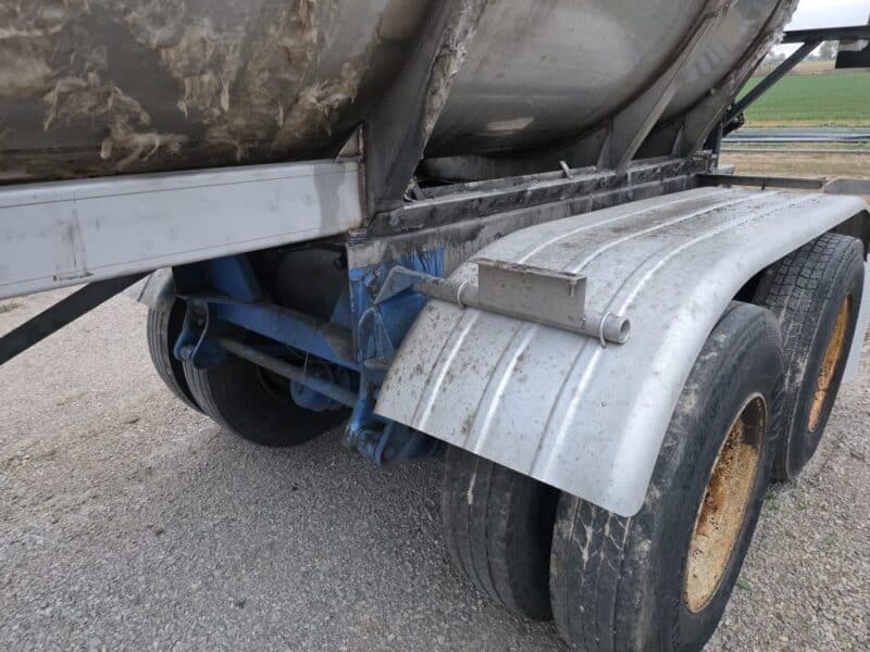 U-4823 1998 Nova 7000 Gallon Stainless Steel Semi Tanker