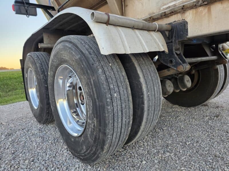 U-4826 1997 Beall 6700 Gallon Stainless Steel Semi Tanker