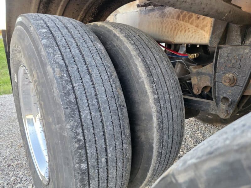 U-4826 1997 Beall 6700 Gallon Stainless Steel Semi Tanker