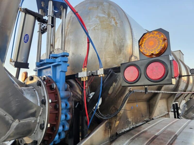 U-4826 1997 Beall 6700 Gallon Stainless Steel Semi Tanker