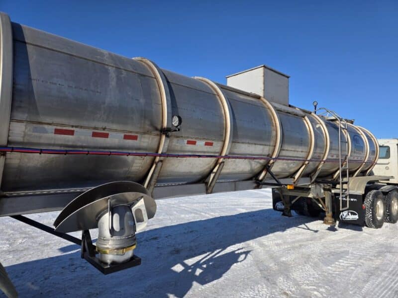 U-4824 1998 Polar 7000 Gallon Stainless Steel Semi Tanker