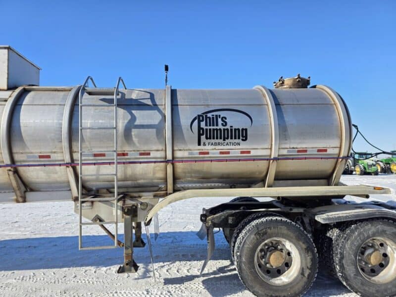 U-4824 1998 Polar 7000 Gallon Stainless Steel Semi Tanker