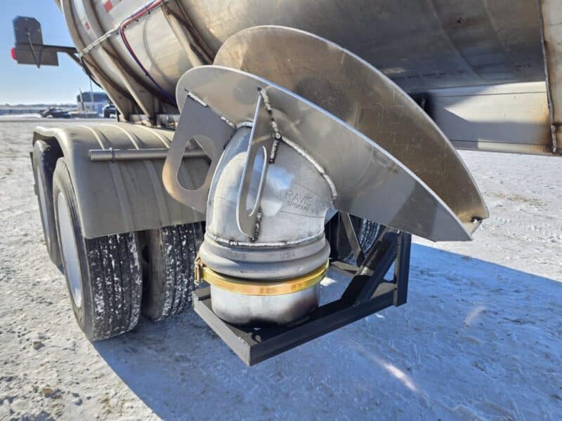 U-4824 1998 Polar 7000 Gallon Stainless Steel Semi Tanker