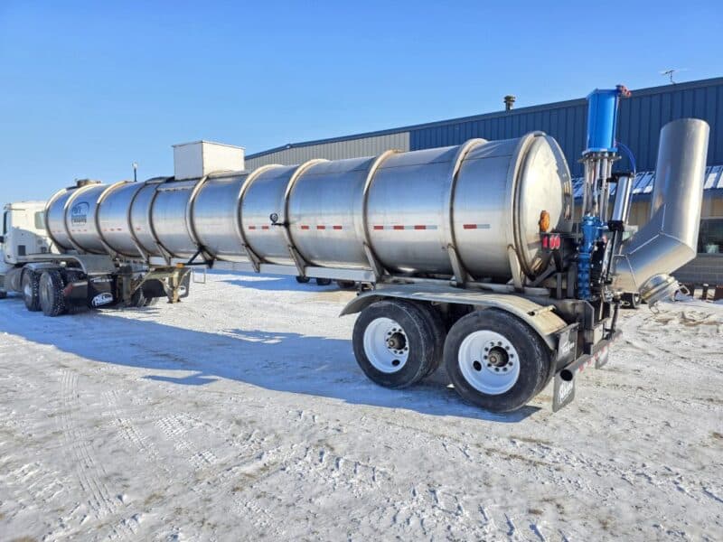 U-4824 1998 Polar 7000 Gallon Stainless Steel Semi Tanker