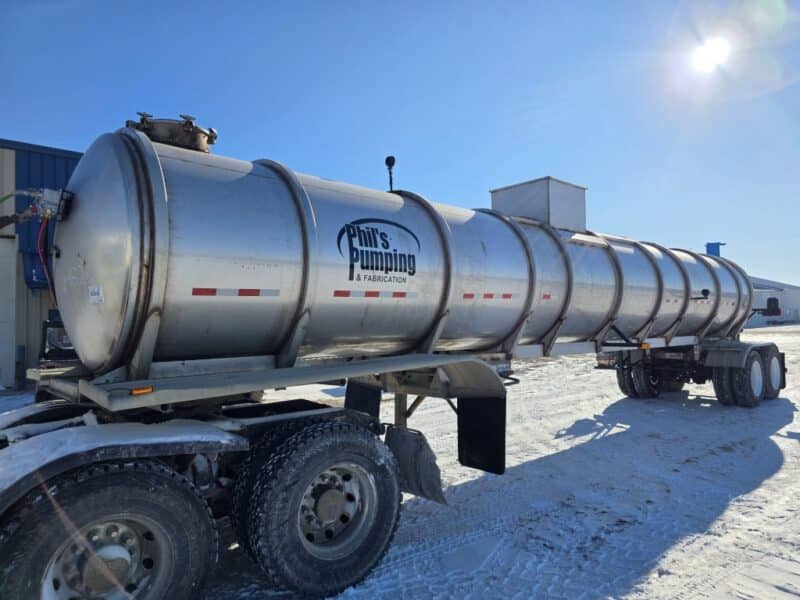 U-4824 1998 Polar 7000 Gallon Stainless Steel Semi Tanker