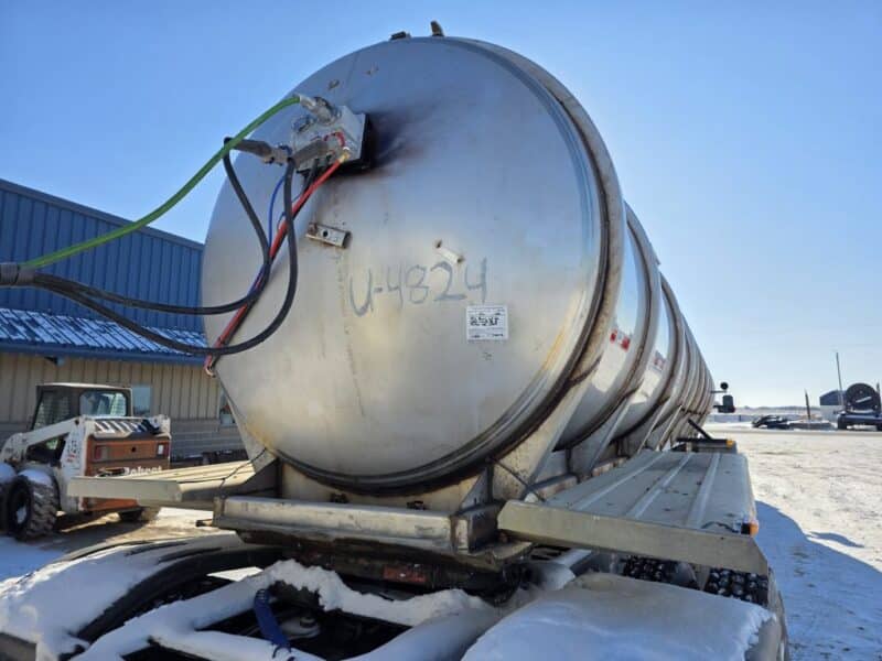 U-4824 1998 Polar 7000 Gallon Stainless Steel Semi Tanker