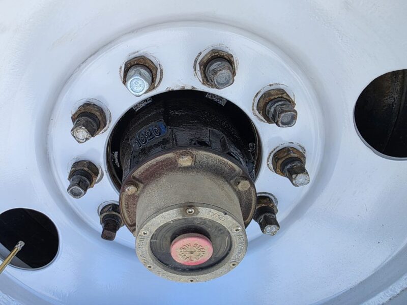 U-4824 1998 Polar 7000 Gallon Stainless Steel Semi Tanker