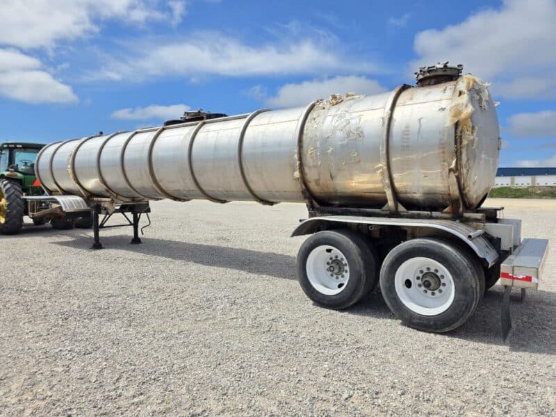 U-4825 1998 Polar 7000 Gallon Stainless Steel Semi Tanker