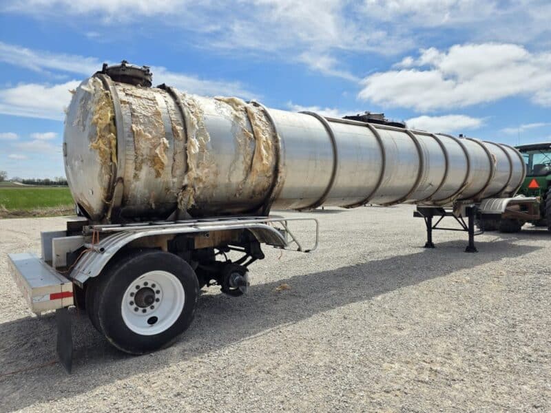 U-4825 1998 Polar 7000 Gallon Stainless Steel Semi Tanker