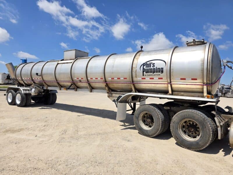 U-4825 1998 Polar 7000 Gallon Stainless Steel Semi Tanker