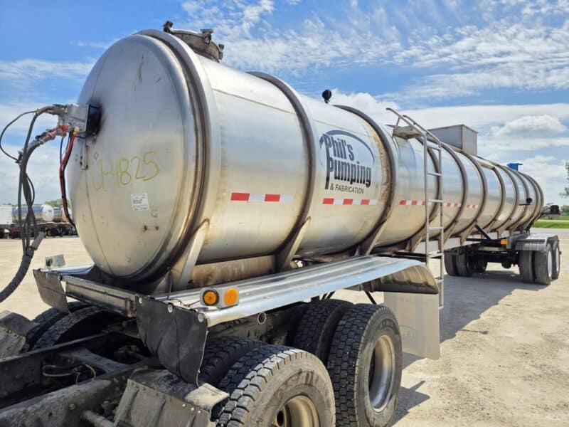 U-4825 1998 Polar 7000 Gallon Stainless Steel Semi Tanker