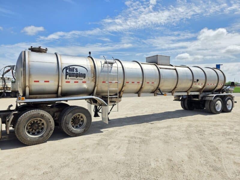 U-4825 1998 Polar 7000 Gallon Stainless Steel Semi Tanker