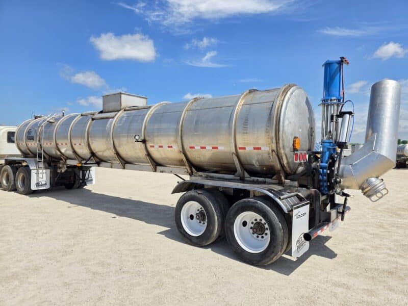 U-4825 1998 Polar 7000 Gallon Stainless Steel Semi Tanker
