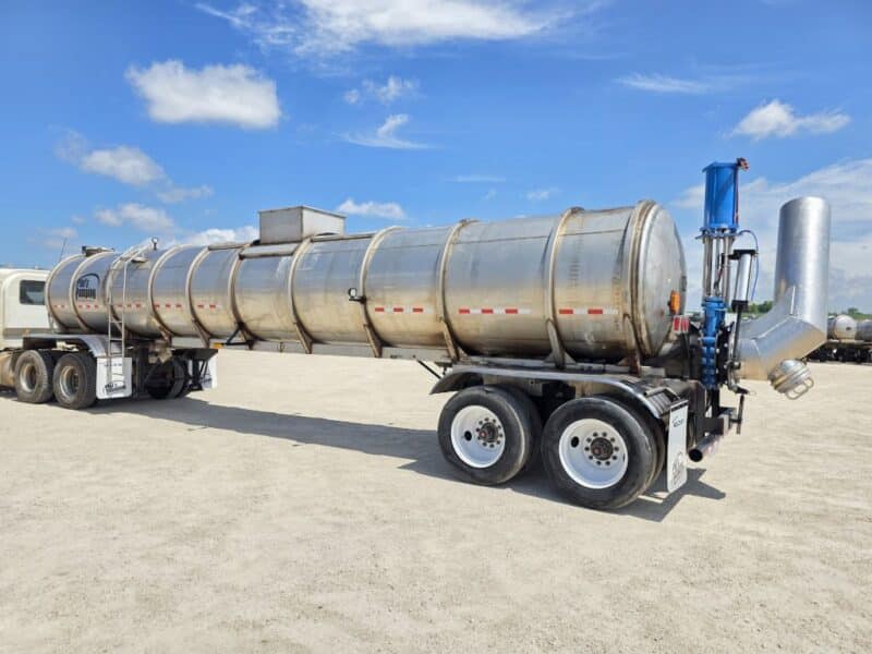 U-4825 1998 Polar 7000 Gallon Stainless Steel Semi Tanker