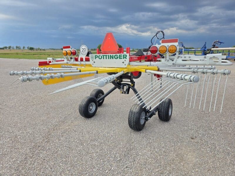 Pottinger Top 462A 15′ Rake