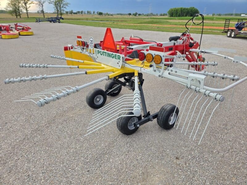 Pottinger Top 462A 15′ Rake