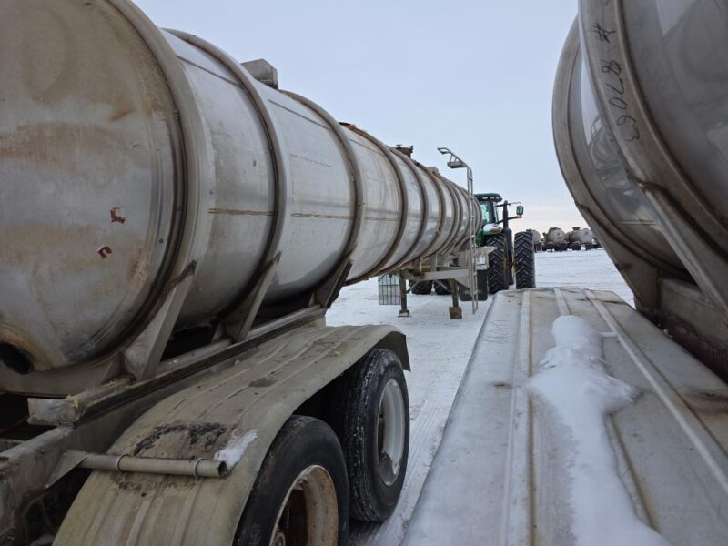 Discover U-4824 1998 Polar 7000 Gallon Stainless Steel tanker — a high-capacity semi tanker built for heavy-duty hauling