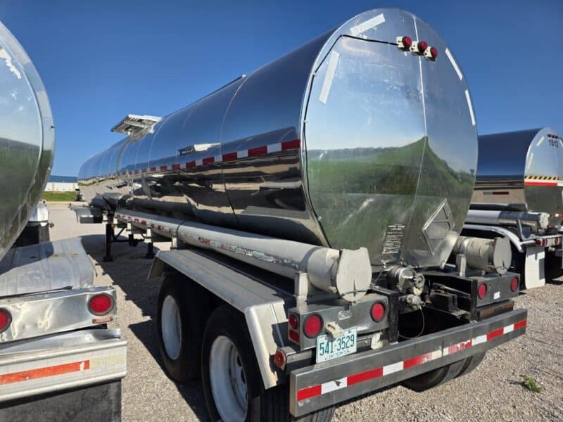 U-4827 1988 STE 7000 Gallon Stainless Steel Semi Tanker