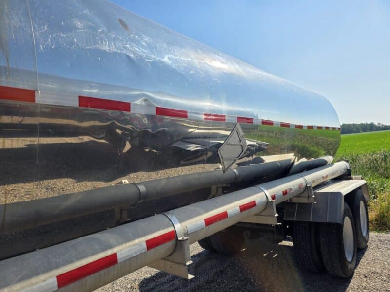 U-4827 1988 STE 7000 Gallon Stainless Steel Semi Tanker